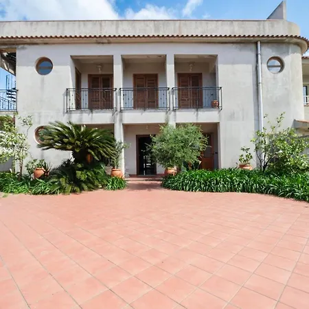 Emy Villa Messina